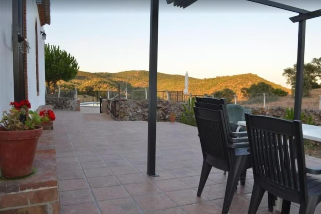 Casa Cortijo En Dehesa Sierra Leon Villa La Puebla de los Infantes Dış mekan fotoğraf